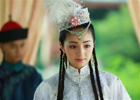 Li Qin Zhang Jiani And Actresses Who Played Qianlongs Most Beautiful