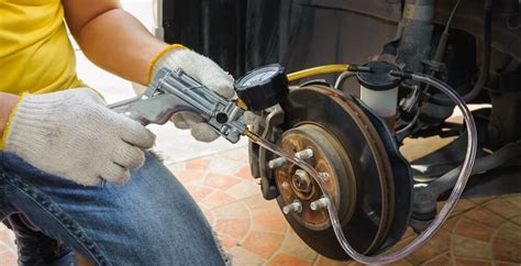 5 Signs Of Leaking Brake Fluid