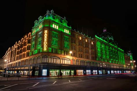 Maison Michel Paris Pr Sente Ses Chapeaux Pour Enfants Chez Harrods