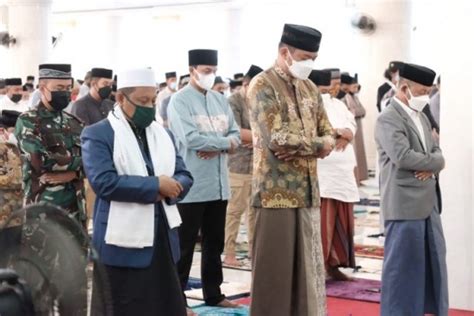 Pelaksanaan Shalat Idul Adha Di Masjid Agung Syekh Yusuf Terapkan