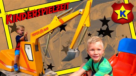 Kinderspielzeit Fynn Und Wyatt Spielen Bei Einer Sommerrodelbahn Youtube