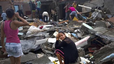 El Poderoso Huracán Matthew Deja Un Rastro De Devastación En El Este De