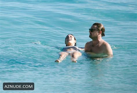 Vittoria Ceretti Sexy Seen With Leonardo Dicaprio Showing Off Her Amazing Bikini Body At St