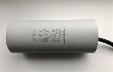 Italfarad Motor Run Capacitor 70uf Black Twin Lead