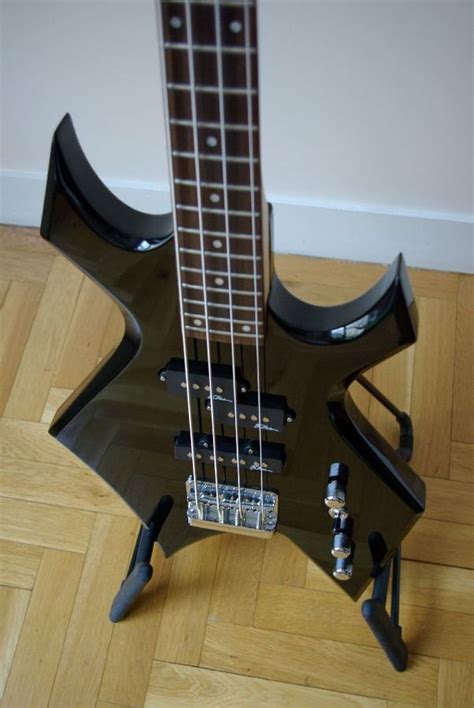 B C Rich Platinum Warlock Bass Tete Widow Image 90284 Audiofanzine