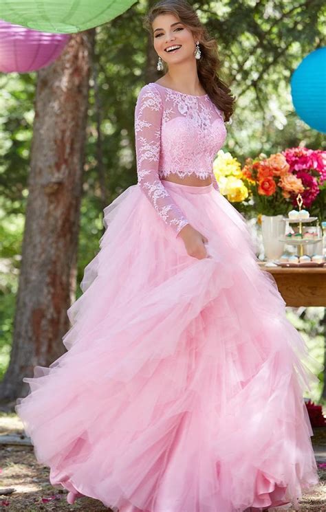 Pin By Stephanie Monroe On Fashion In 2024 Princess Prom Dresses