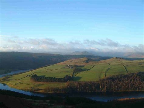 Up and Out of the Derwent Valley - Peak District Day Walk | OutdoorLads