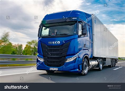 Iveco Stralis Images Stock Photos Vectors Shutterstock