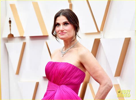 Idina Menzel Arrives At Oscars 2020 And John Travolta Wont Be