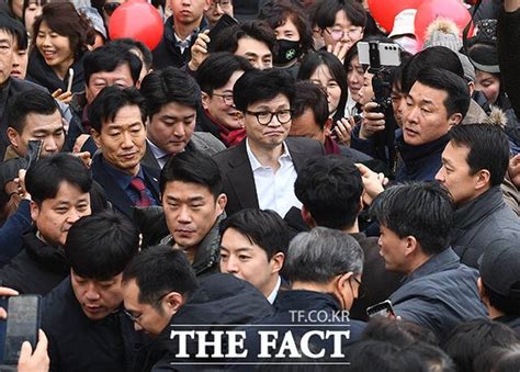 인파에 둘러싸인 한동훈 김포 민심 잡는다 Tf포착 네이트 뉴스