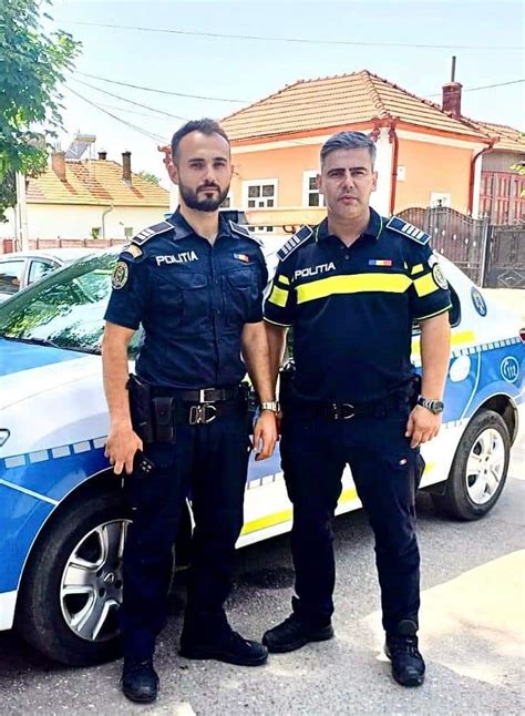 Ei sunt polițiștii Ionuț și Marius cei care au salvat o bătrână de 77