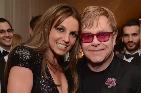 Después de una década De la mano de Elton John Britney Spears volvió