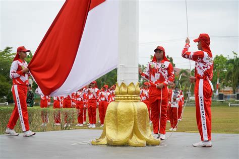 InfoPublik LATIHAN PENGIBARAN BENDERA