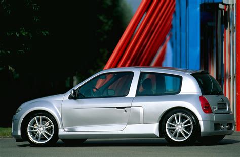 Renault Sport Clio V6 was the hatchback of Notre-Dame | Torque