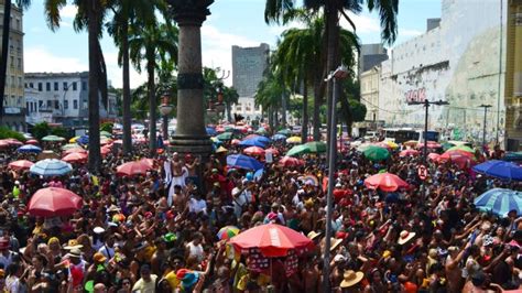 Foliões Lotam As Ruas Do Rj Para 1º Dia Do Pós Carnaval 2024 Veja