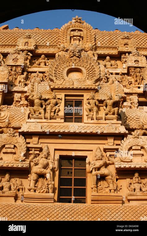 Tanjore temple architecture hi-res stock photography and images - Alamy