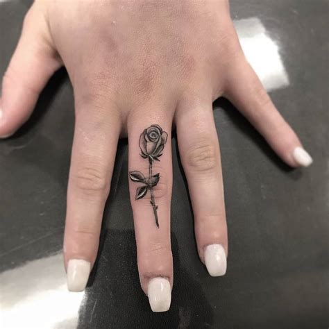 Rose Tattoo Finger