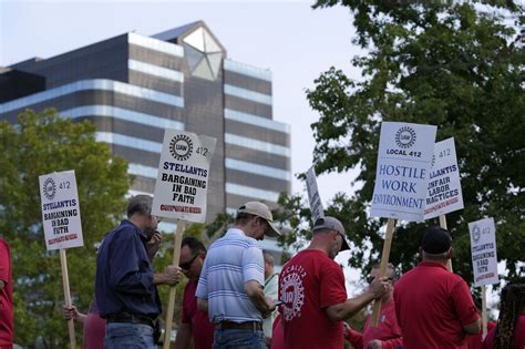 Auto Workers Expand Their Strike To 38 Locations In 20 States Biden