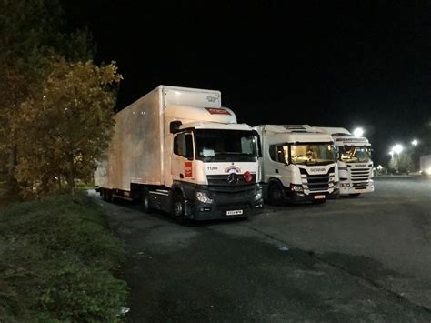 Cairn Lodge Services On A Chilly November Evening Grimmys Truck