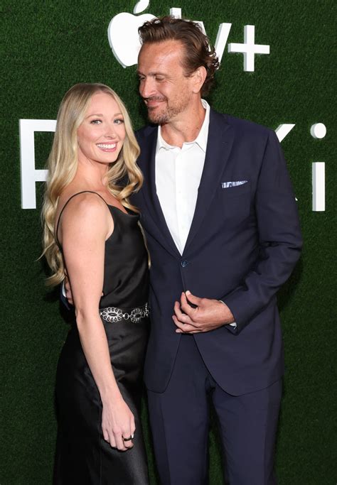 Jason Segel Girlfriend Dark Hair