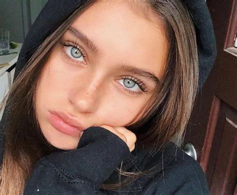 Sophi Knight Posted In The Prettygirls Community Ojos Azules