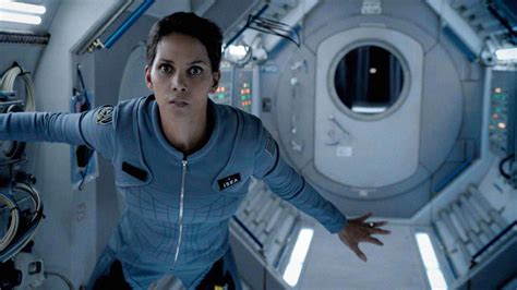 Moonfall Di Roland Emmerich Il Trailer Del Film Con Halle Berry