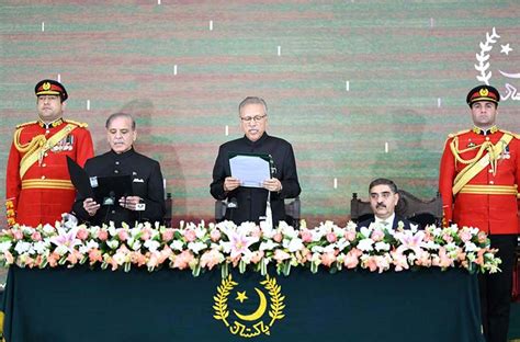 President Dr Arif Alvi Administering The Oath Of Office To Mian