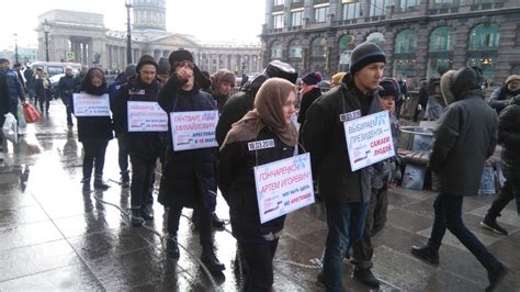 В Петербурге полиция задержала активистов "Весны"