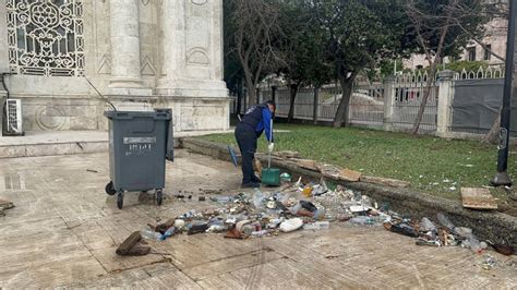 Lodos B Y K Mecidiye Camii Nin Avlusuna Hasar Verdi Son Dakika Haberleri