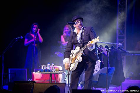 Paulo Gonzo Ao Vivo No Coliseu Do Porto Fotogaleria Noite E M Sica