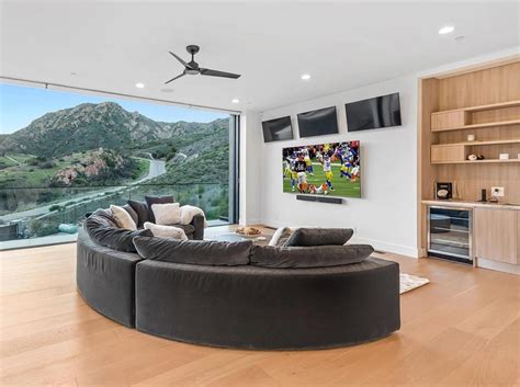 Taylor Lautner Lists Modern Mansion Photos