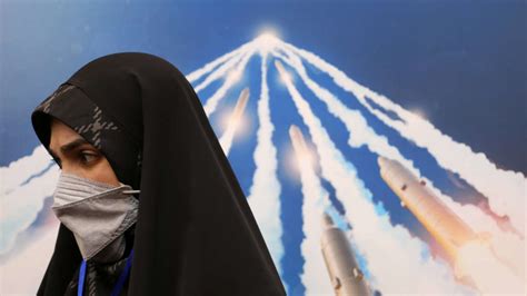 Iran Stellt Erste Hyperschallrakete Vor