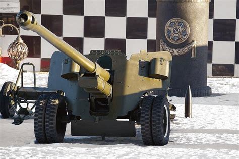 Mm Field Gun Bs M On Display Kamensk Shakhtinsky