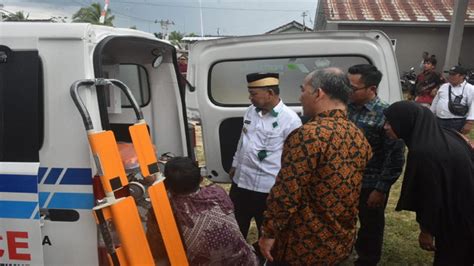 Bupati Dawam Hadiri Serah Terima Unit Ambulance Nenemonews