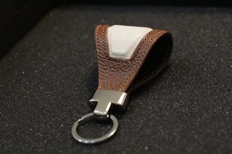 Голова змеи, брелок на ключи - Выкройки изделий из кожи