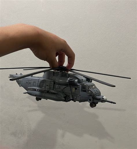 Transformers Ss 08 Blackout Leader Class Figure Hobbies And Toys Toys