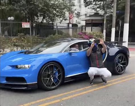 Carro mais caro do Brasil Bugatti Chiron chega ao país e roda em SP