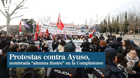 Decenas de jóvenes protestan contra Ayuso en la Complutense por ser