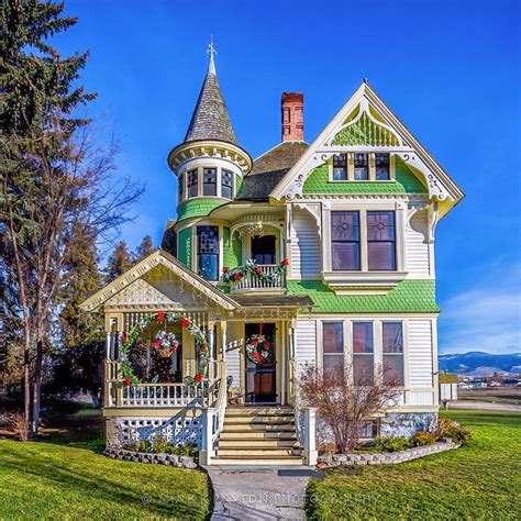 Gothic Homes So Gorgeous We Wouldn T Mind If They Were Haunted Artofit