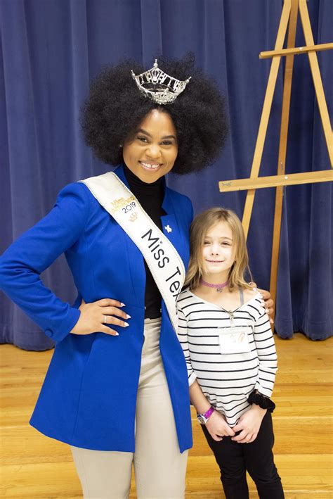 Miss Texas 2019 Makes Memorable Appearance At Rockbrook Elementary