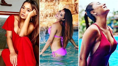 7 Hot Sexy Sara Khan Bikini Pics