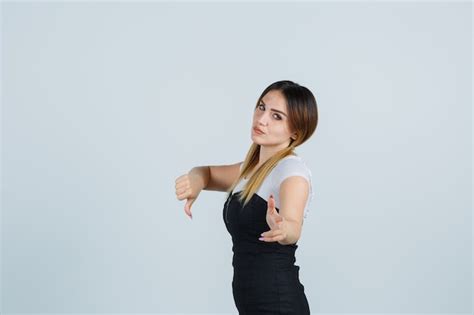 Mulheres Fazendo Bico - Página 2 | Mulher Fazendo Bico Lado Imagens – Download Grátis no Freepik
