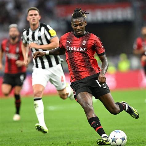 Malgr Sa Nette Domination L Ac Milan Bute Sur Newcastle Et Perd Mike