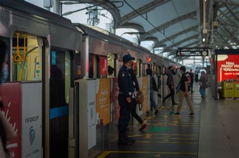 Cara Naik Krl Terbaru Bagi Para Komuter Pemula Kumparan