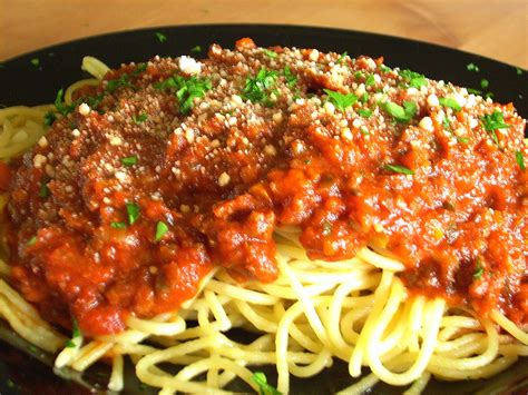 The Fully Fed Recipes Red Wine Bolognese W Spaghetti