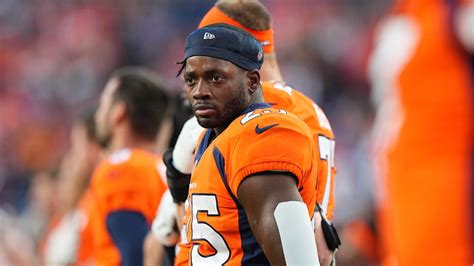 Denver Broncos Rb Melvin Gordon Likes Tweets Suggesting Trade