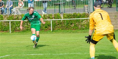 Fußball in Haltern TuS Spieler sieht Gelb Rot Sythen gewinnt Derby