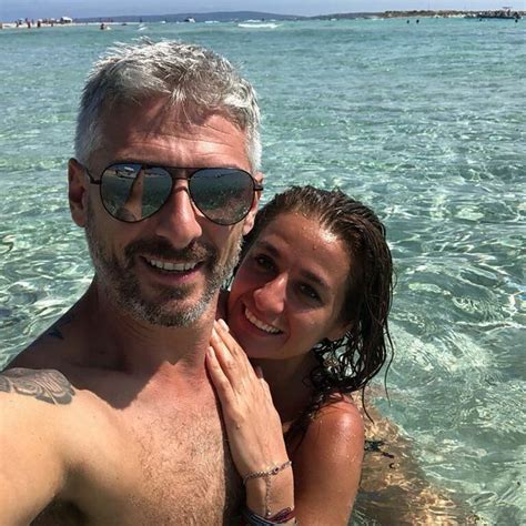 Nació sin vagina ni útero y creyó que el amor no era para ella el primer día en Tinder encontró