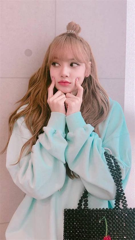 Black Pink Lisa Wallpaper