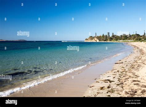 Queenscliff main beach on a summer's day on the Bellarine Peninsula, Victoria, Australia Stock ...